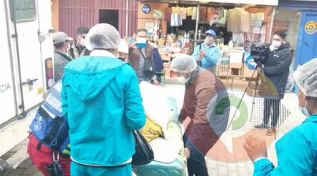 Una madre asesinó a sus dos hijos y trató de quitarse...